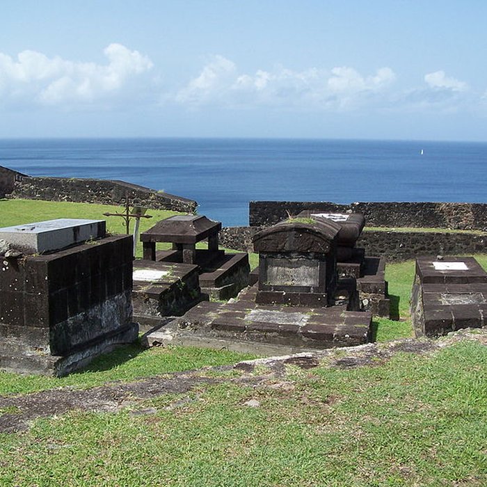 Photo de Fort Saint-Charles, Fort Richepance ou Fort Delgrès, puis laboratoire de vulcanologie