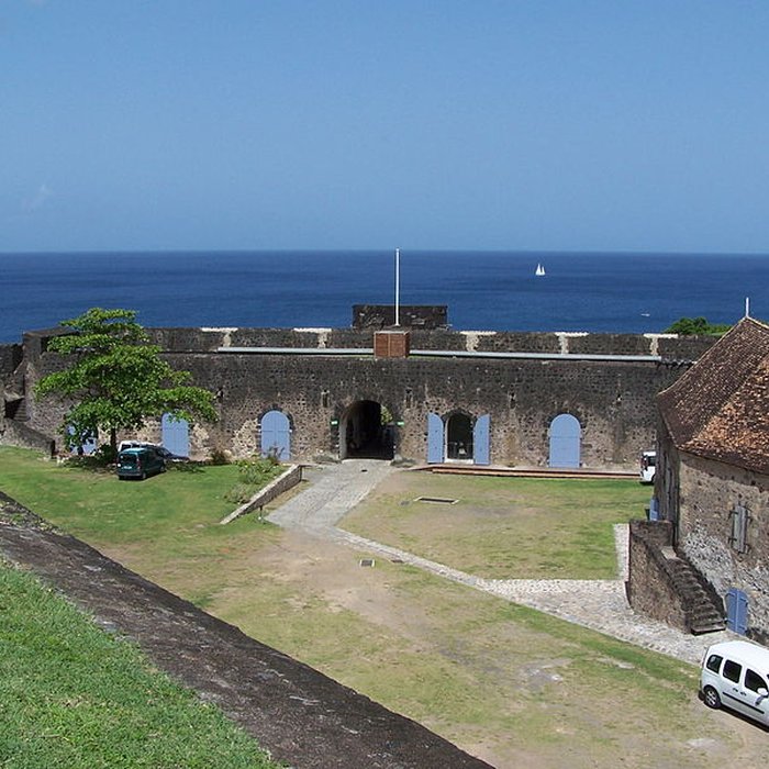 Photo de Fort Saint-Charles, Fort Richepance ou Fort Delgrès, puis laboratoire de vulcanologie