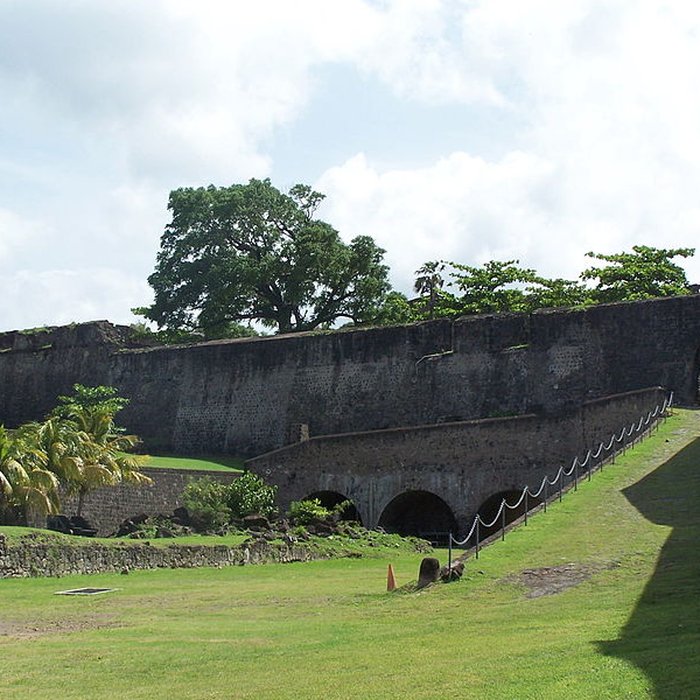 Photo de Fort Saint-Charles, Fort Richepance ou Fort Delgrès, puis laboratoire de vulcanologie