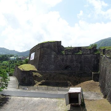 Fort Saint-Charles, Fort Richepance ou Fort Delgrès, puis laboratoire de vulcanologie