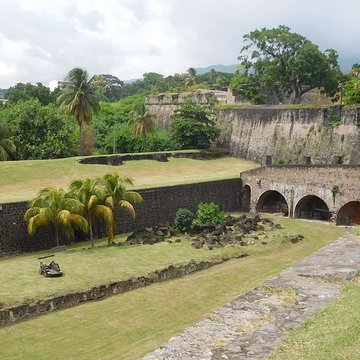 Fort Saint-Charles, Fort Richepance ou Fort Delgrès, puis laboratoire de vulcanologie