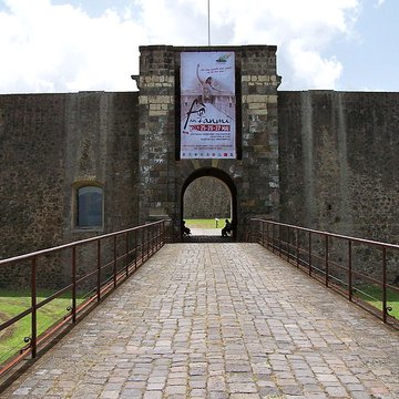 Fort Saint-Charles, Fort Richepance ou Fort Delgrès, puis laboratoire de vulcanologie