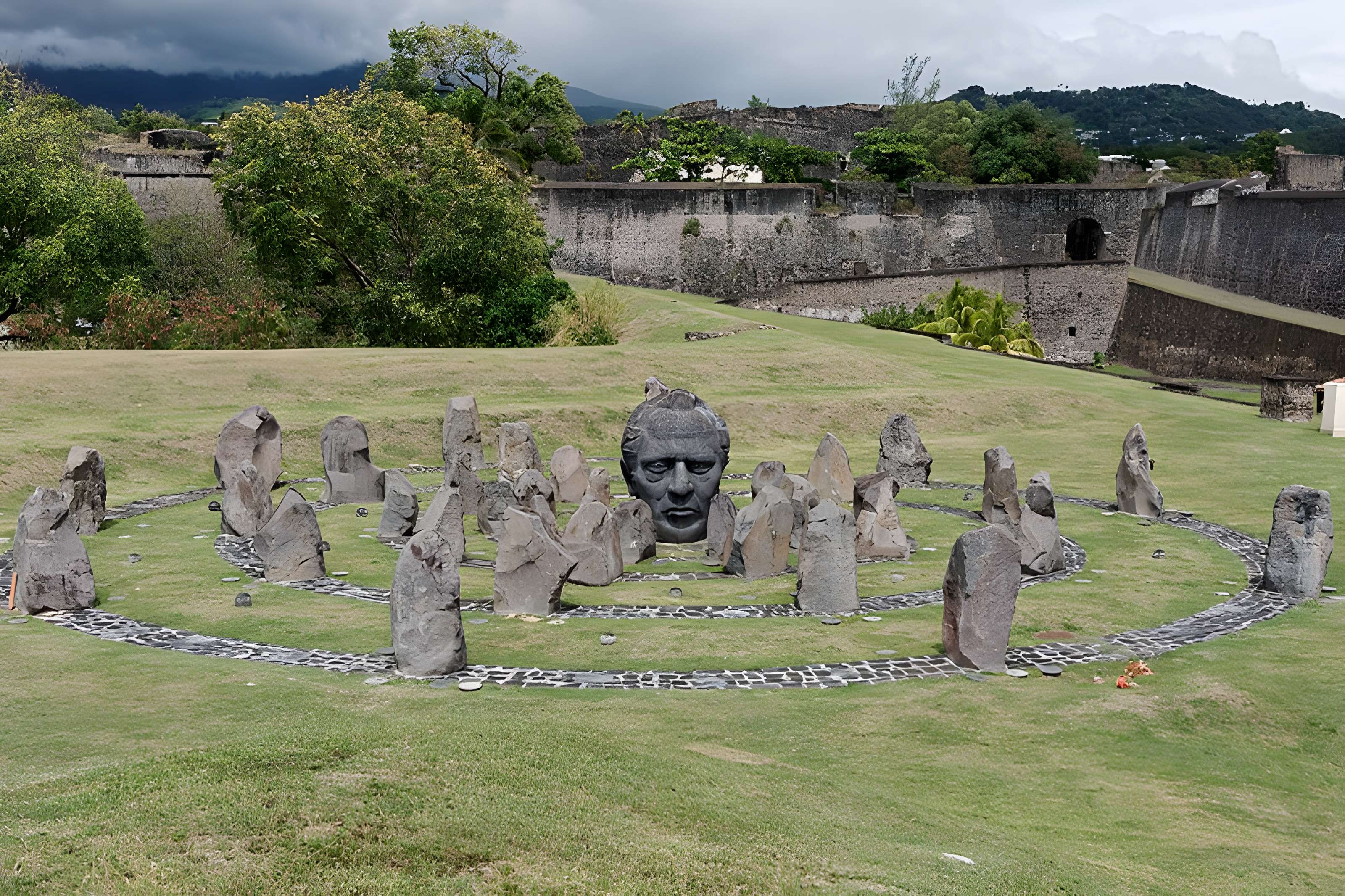 Fort Saint-Charles, Fort Richepance ou Fort Delgrès, puis laboratoire de vulcanologie