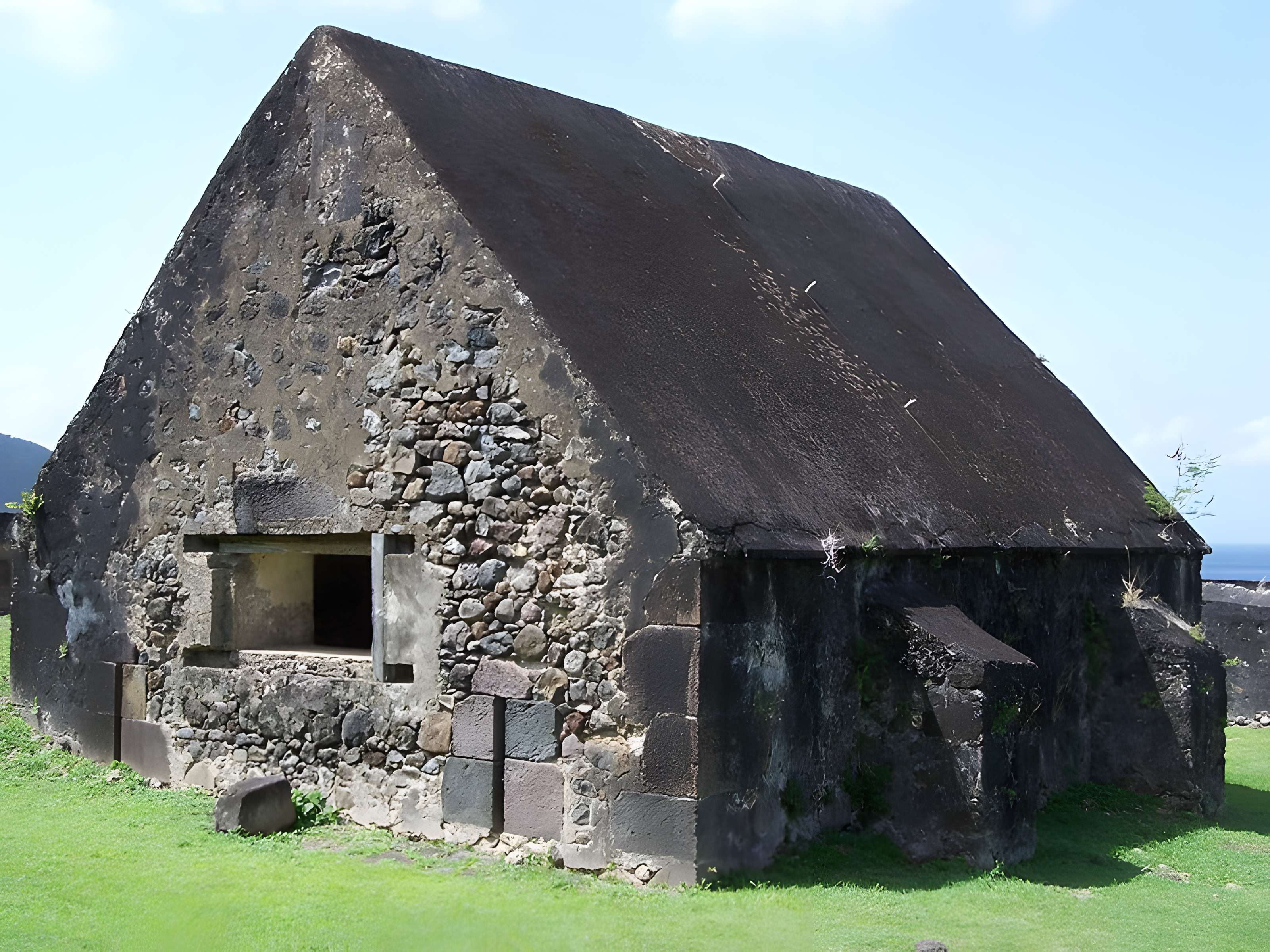 Fort Saint-Charles, Fort Richepance ou Fort Delgrès, puis laboratoire de vulcanologie