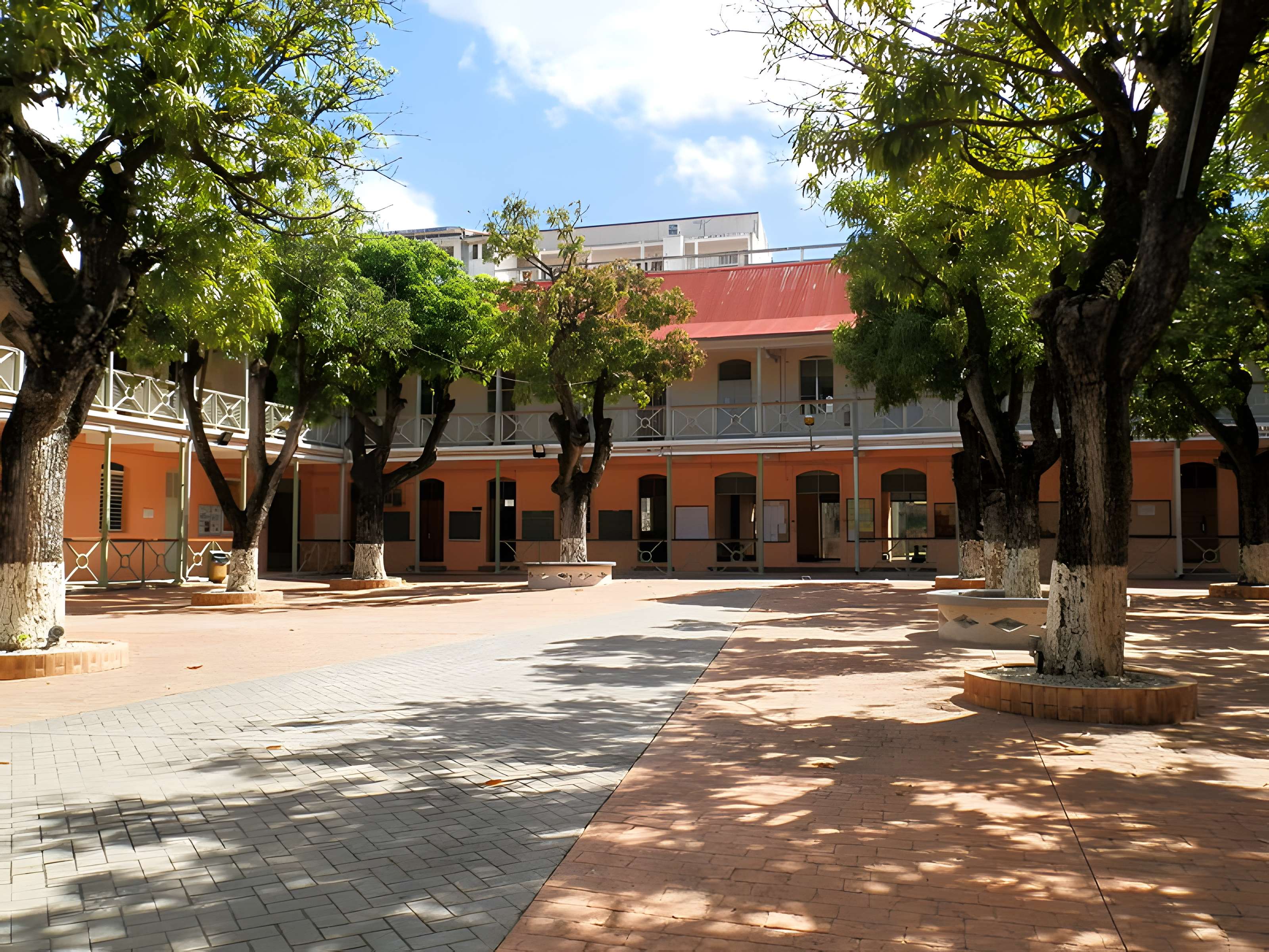 Lycée Gerville-Réache