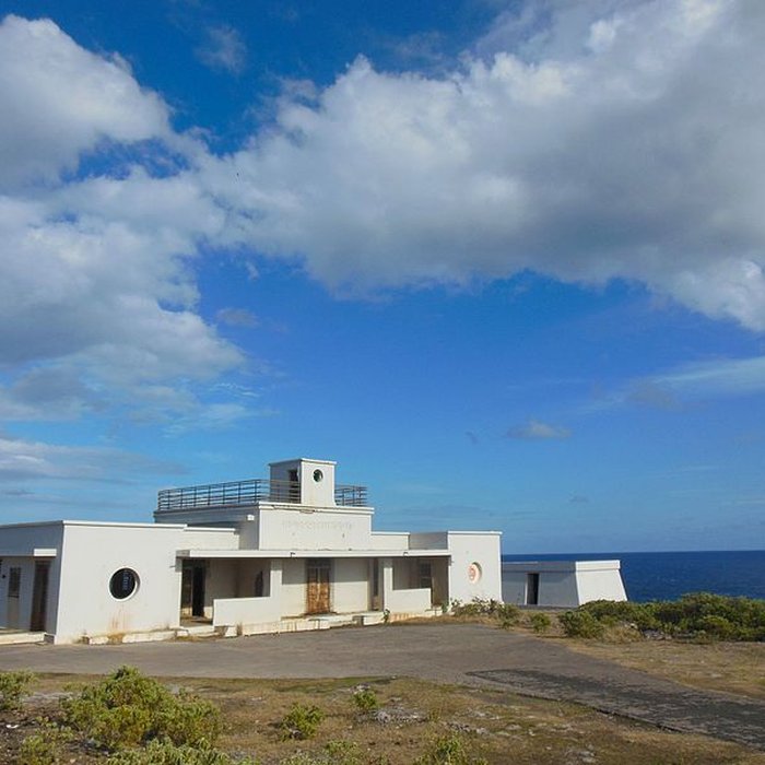 Photo de Station météorologique, située à la pointe des châteaux sur lîle de la Désirade
