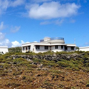 Station météorologique, située à la pointe des châteaux sur lîle de la Désirade