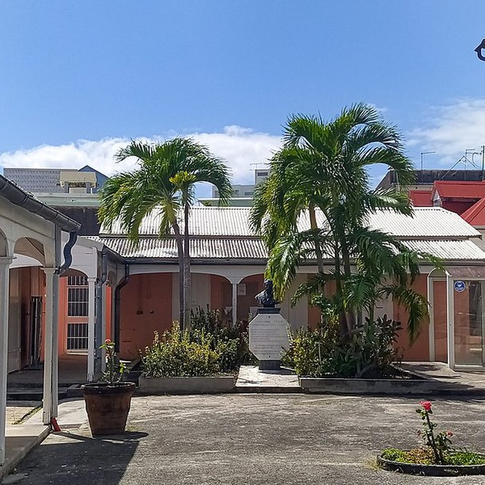 Photo de Ancien Lycée Carnot, actuellement Faculté de lettres