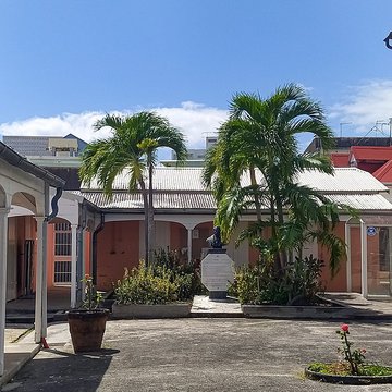 Ancien Lycée Carnot, actuellement Faculté de lettres