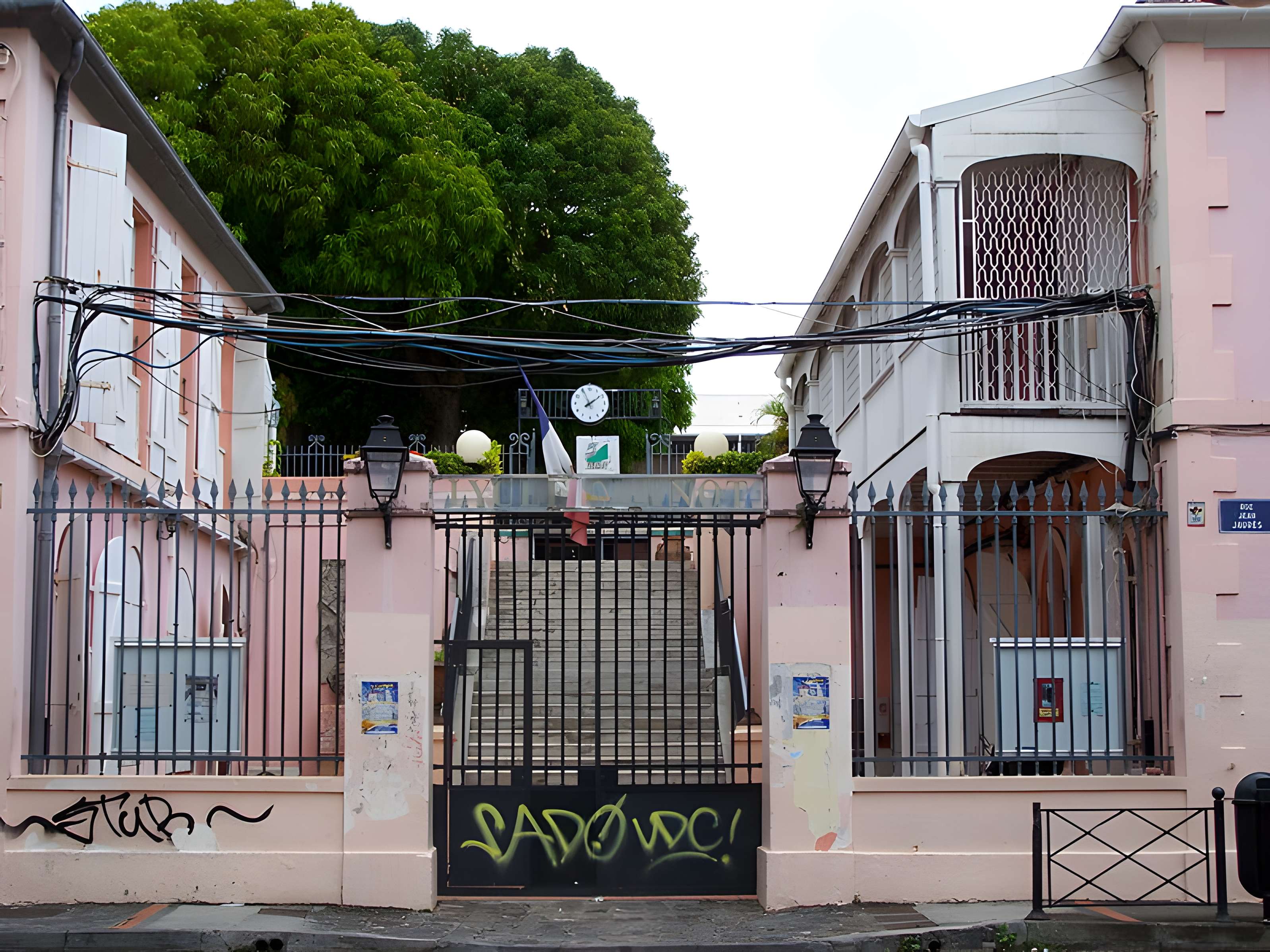 Ancien Lycée Carnot, actuellement Faculté de lettres