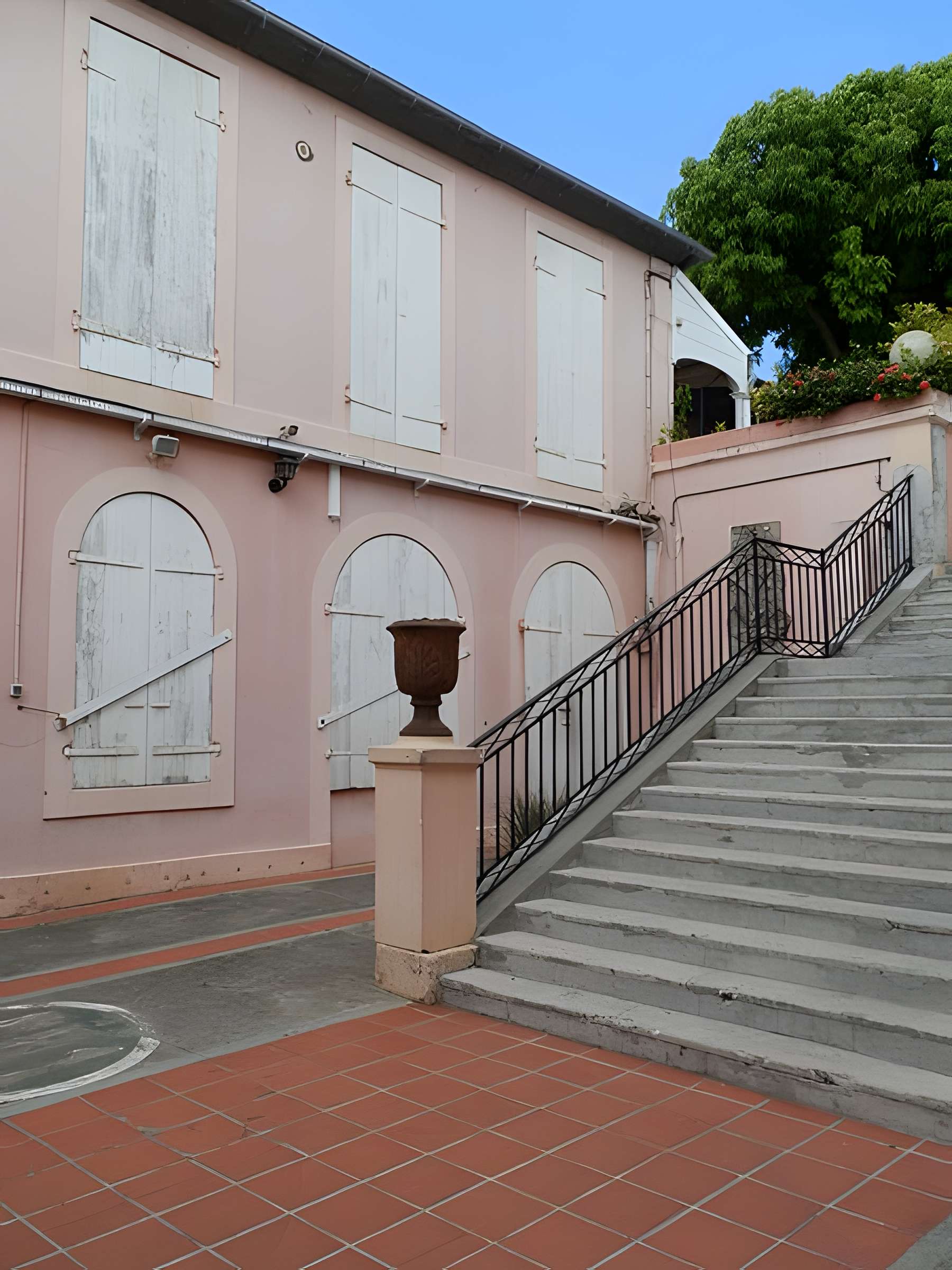 Ancien Lycée Carnot, actuellement Faculté de lettres