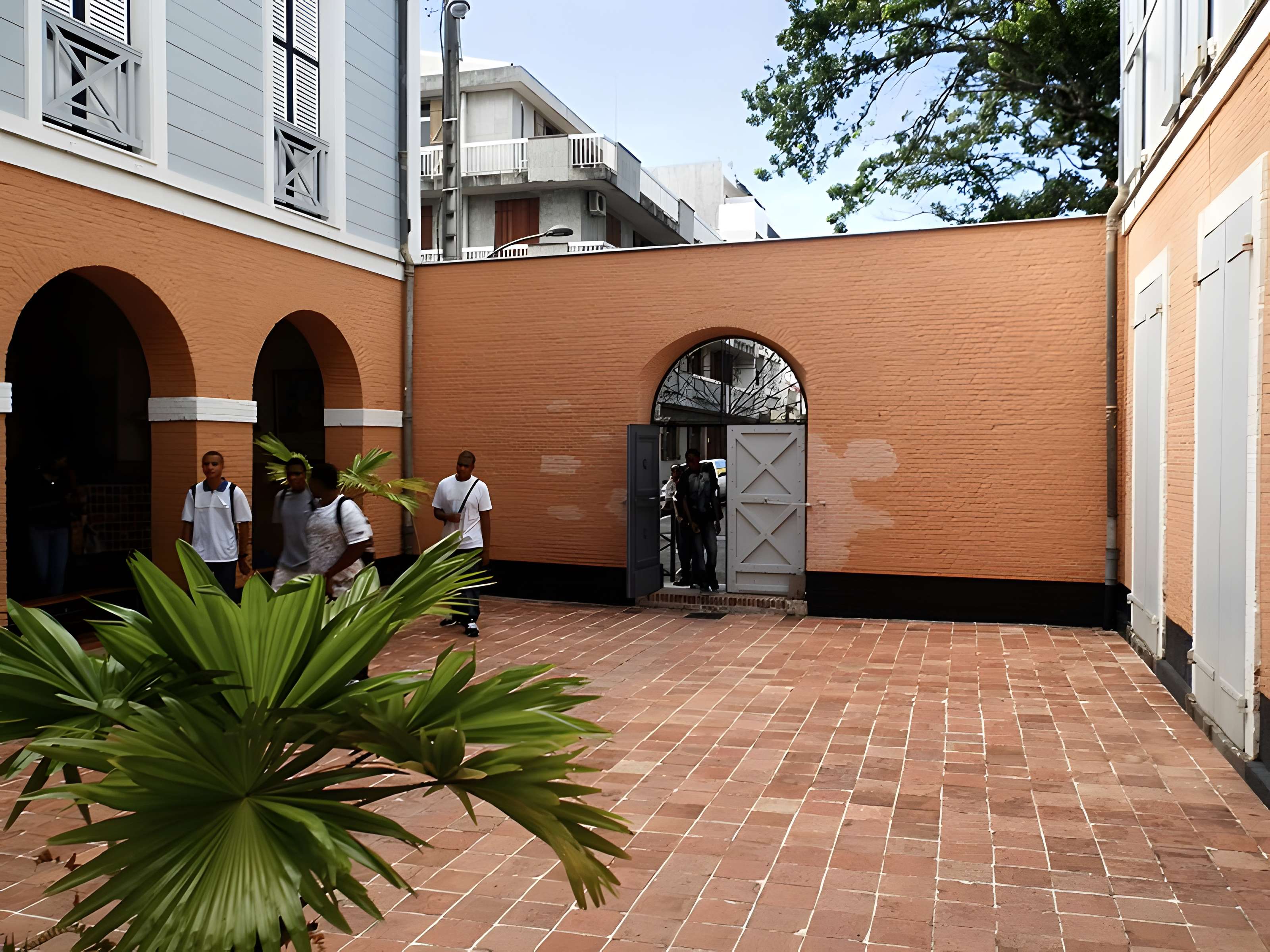 Externat Saint-Joseph-de-Cluny