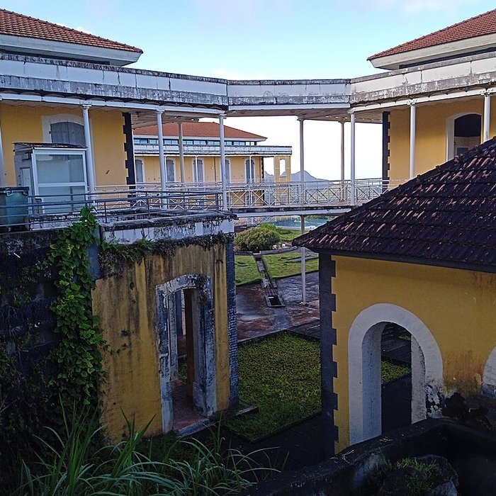 Photo de Ancien hôpital militaire du Camp Jacob, situé au Morne Houël, entre le chemin départemental 9 et le chemin départemental 11