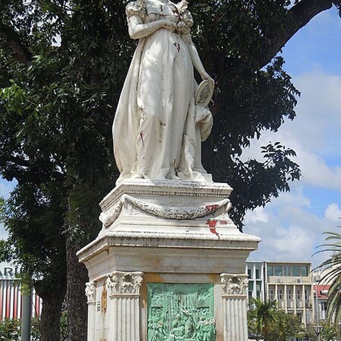 Photo de Statue de lImpératrice Joséphine, située sur la savane
