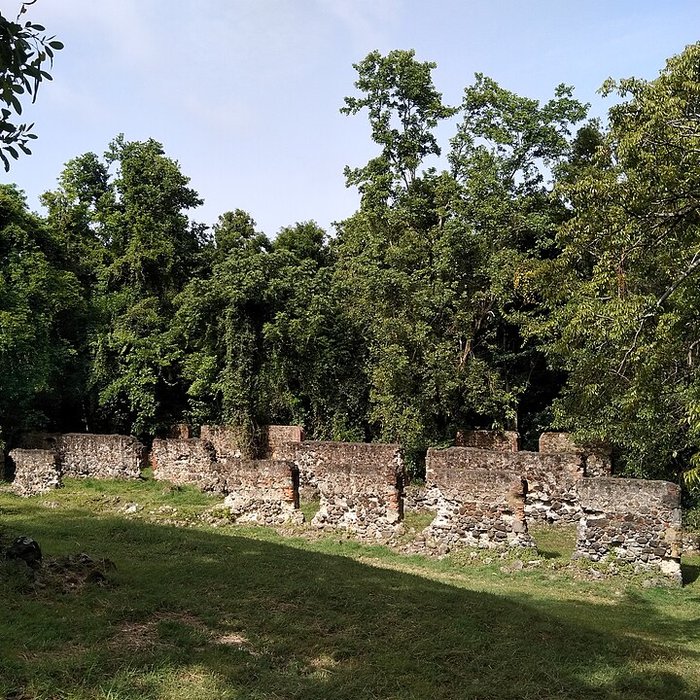 Photo de Habitation sucrière, dite Château-Dubuc, sur la presquîle de la Caravelle