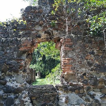Habitation sucrière, dite Château-Dubuc, sur la presquîle de la Caravelle