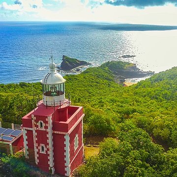 Phare de la Caravelle, situé pointe de la Caravelle