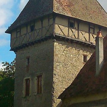 prieure donjon de la ferte hauterive