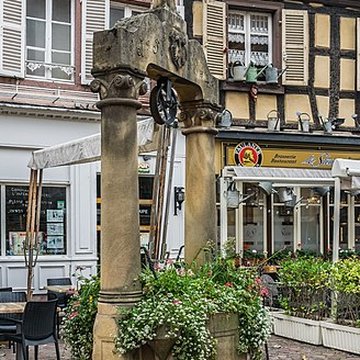 Puits de 1584 à Colmar