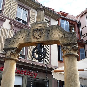 Puits de 1584 à Colmar