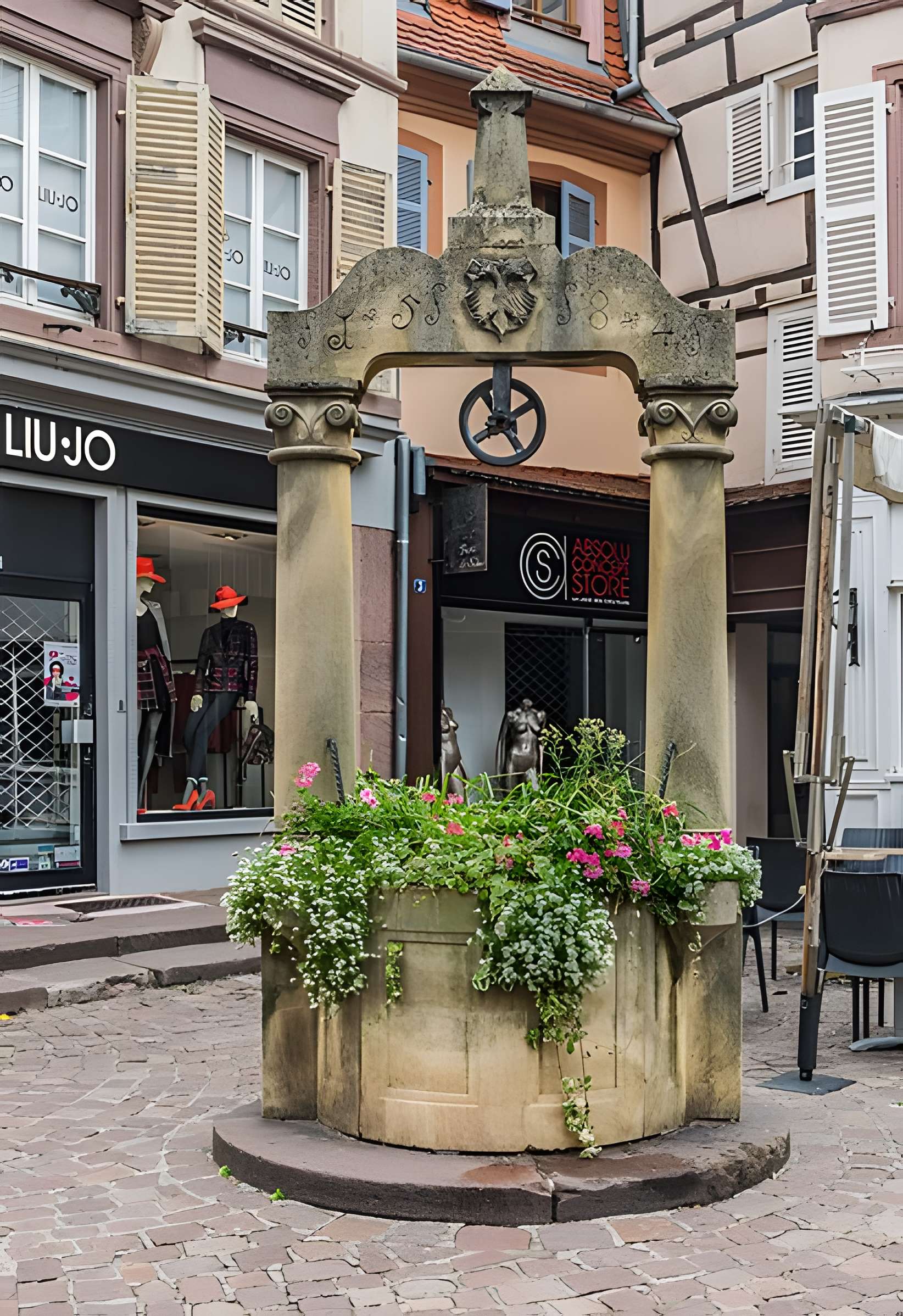 Puits de 1584 à Colmar