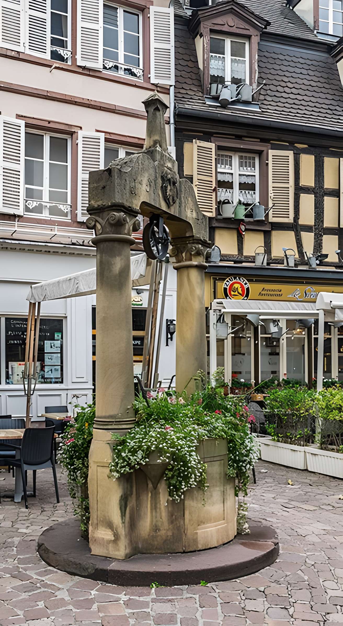 Puits de 1584 à Colmar