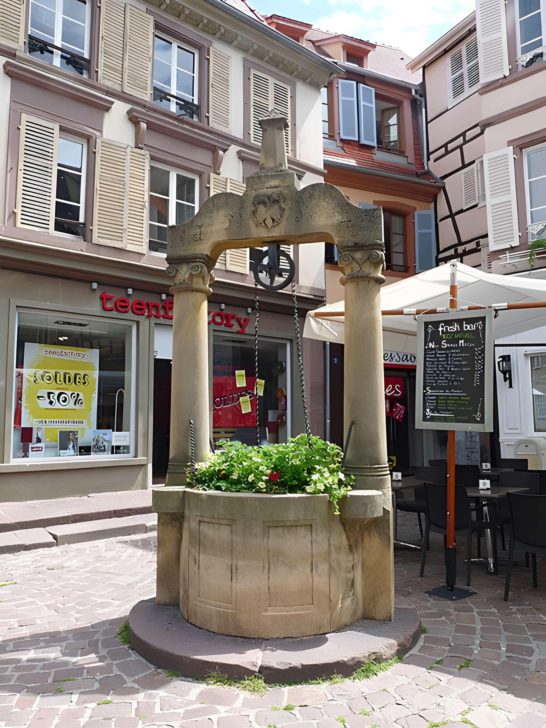 Puits de 1584 à Colmar