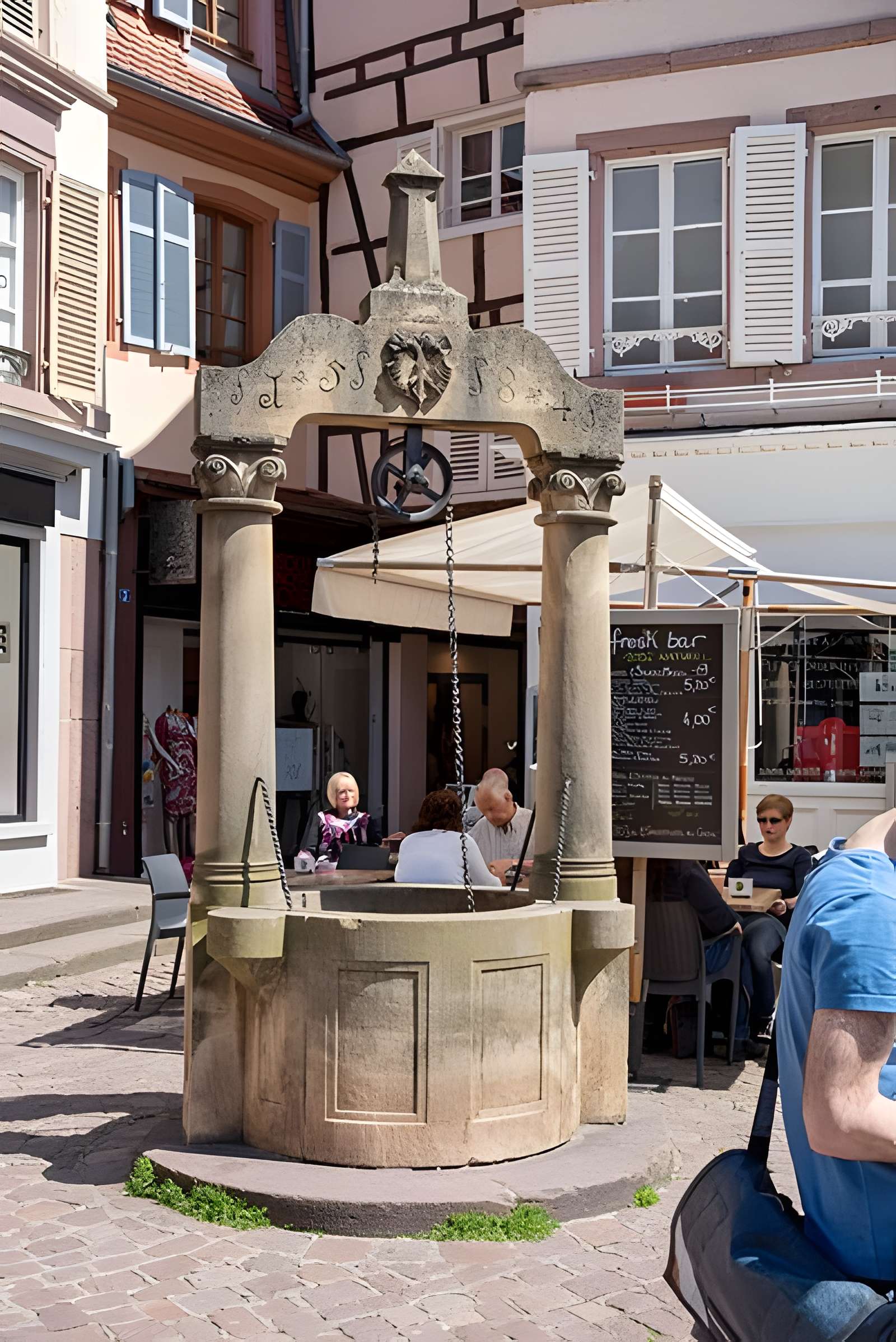 Puits de 1584 à Colmar