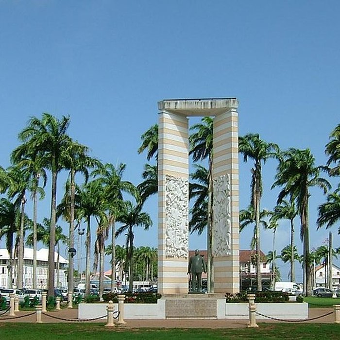Photo de Place de lEsplanade, dite place des Palmistes
