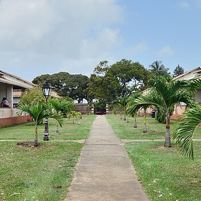 Photo de Quartiers des surveillants, sur lîle Royale