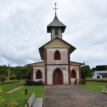 Eglise du bourg de Montsinery