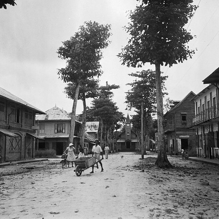 Photo de Eglise paroissiale dédiée à Saint-Laurent