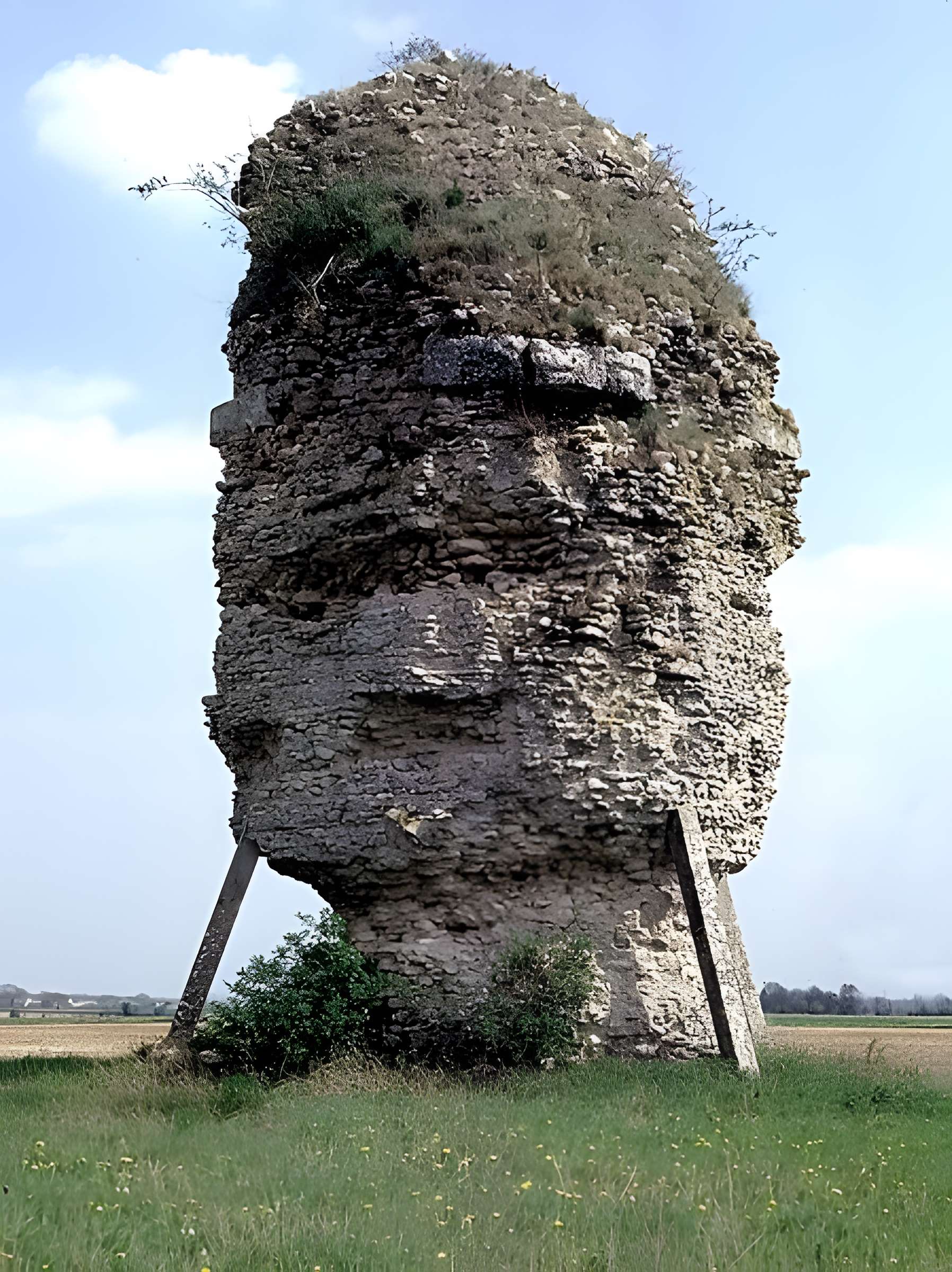 Pile romaine, dite La Pyramide