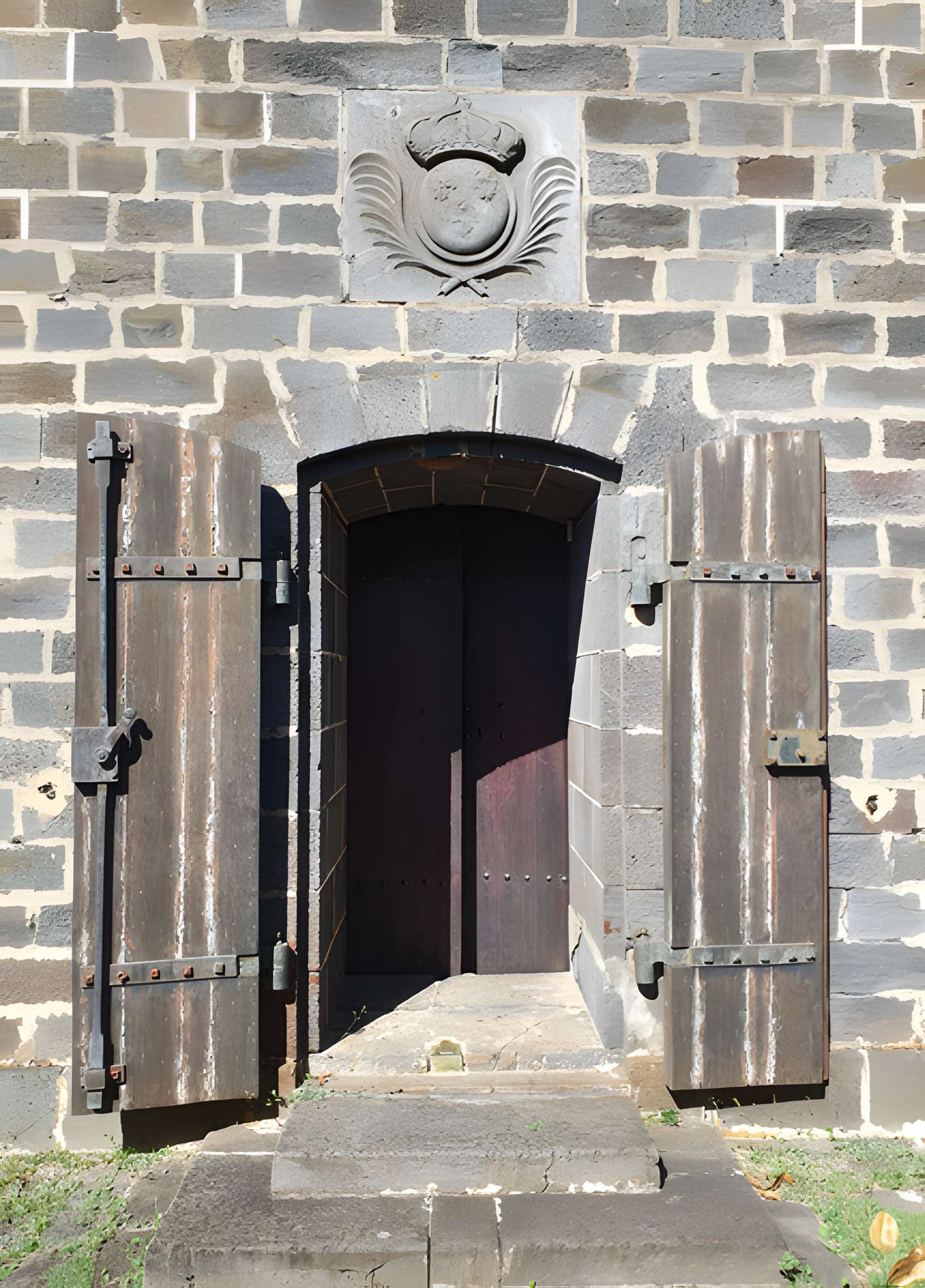 Ancienne poudrière transformée en chapelle