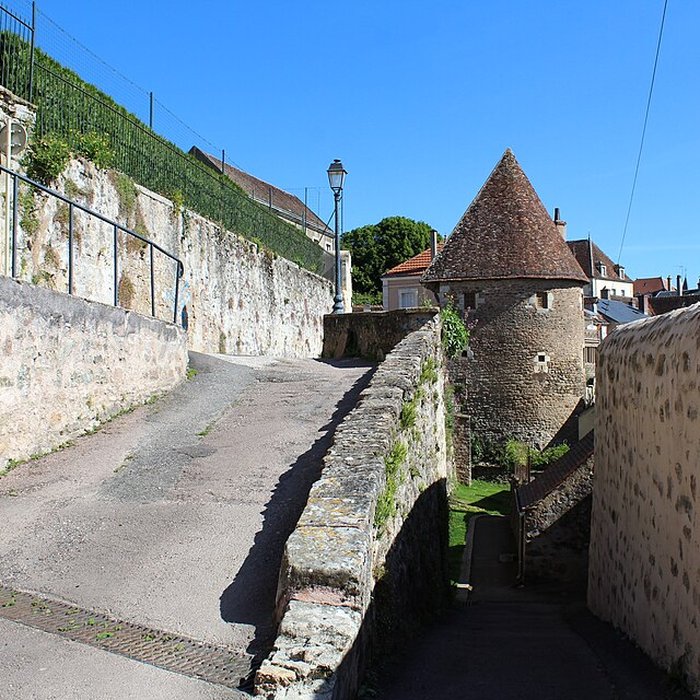 Photo de Remparts dAvallon