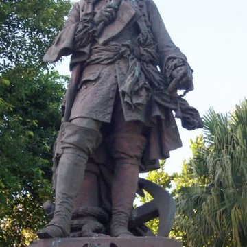 Statue de François Mahé de La Bourdonnais