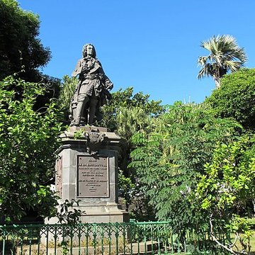 Statue de François Mahé de La Bourdonnais