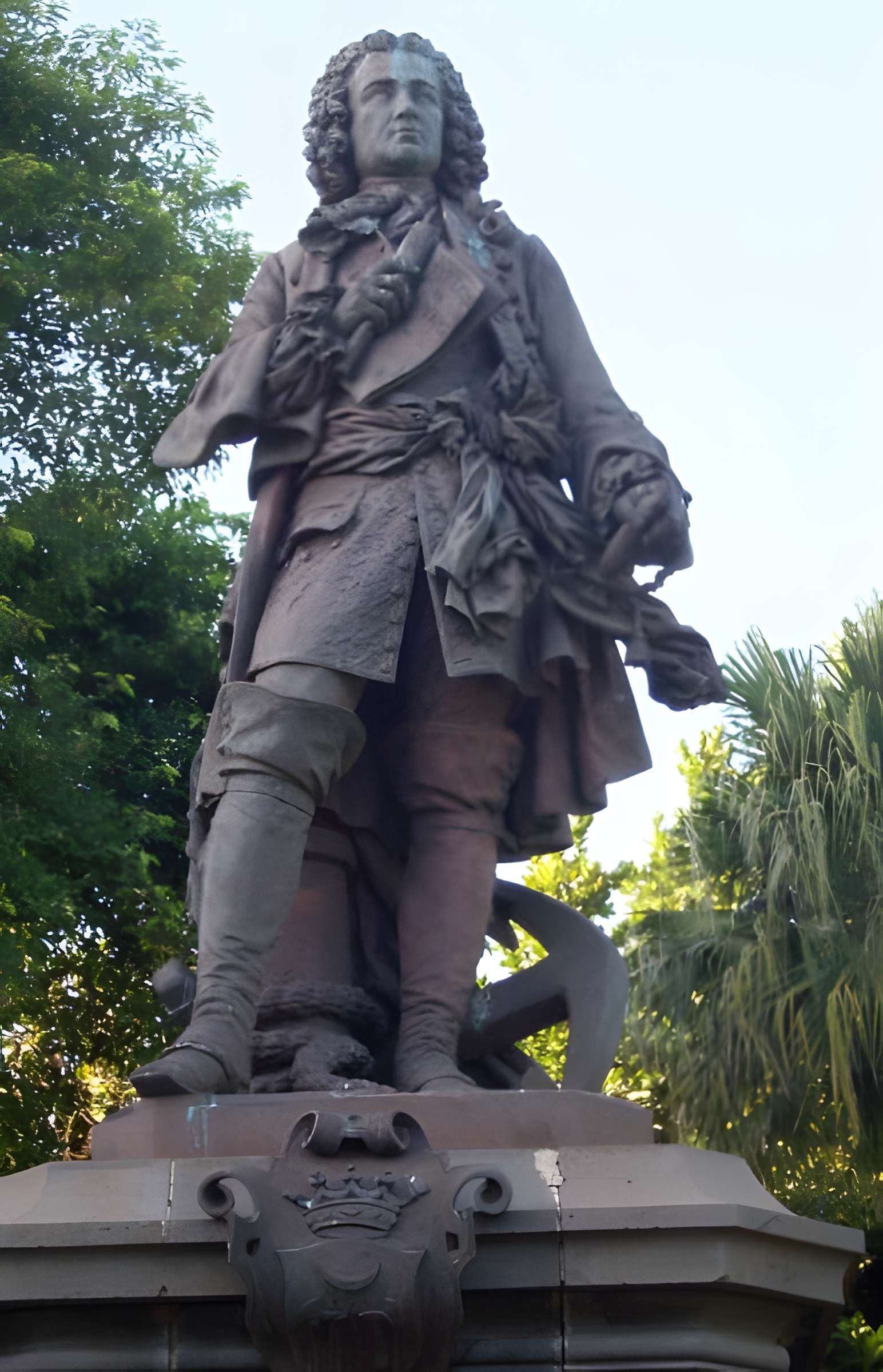 Statue de François Mahé de La Bourdonnais