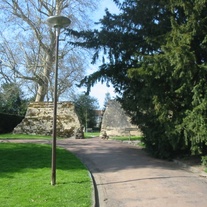 Photo de Remparts de la tour du Havre à la Loire de Nevers