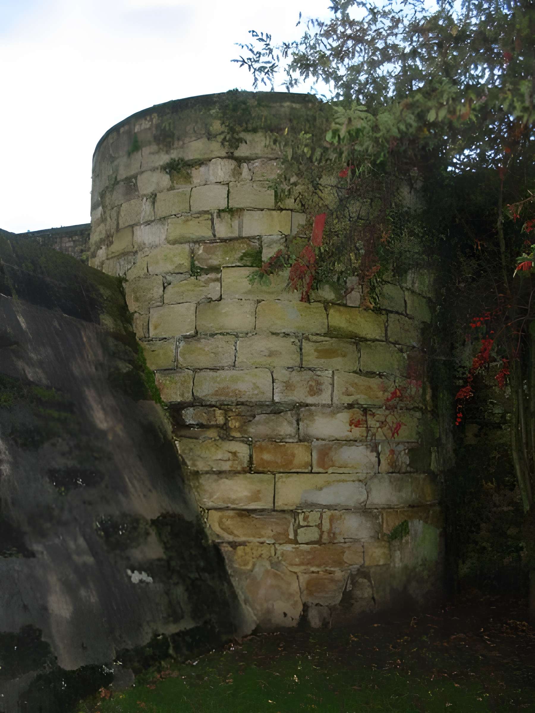 Remparts de la tour du Havre à la Loire de Nevers