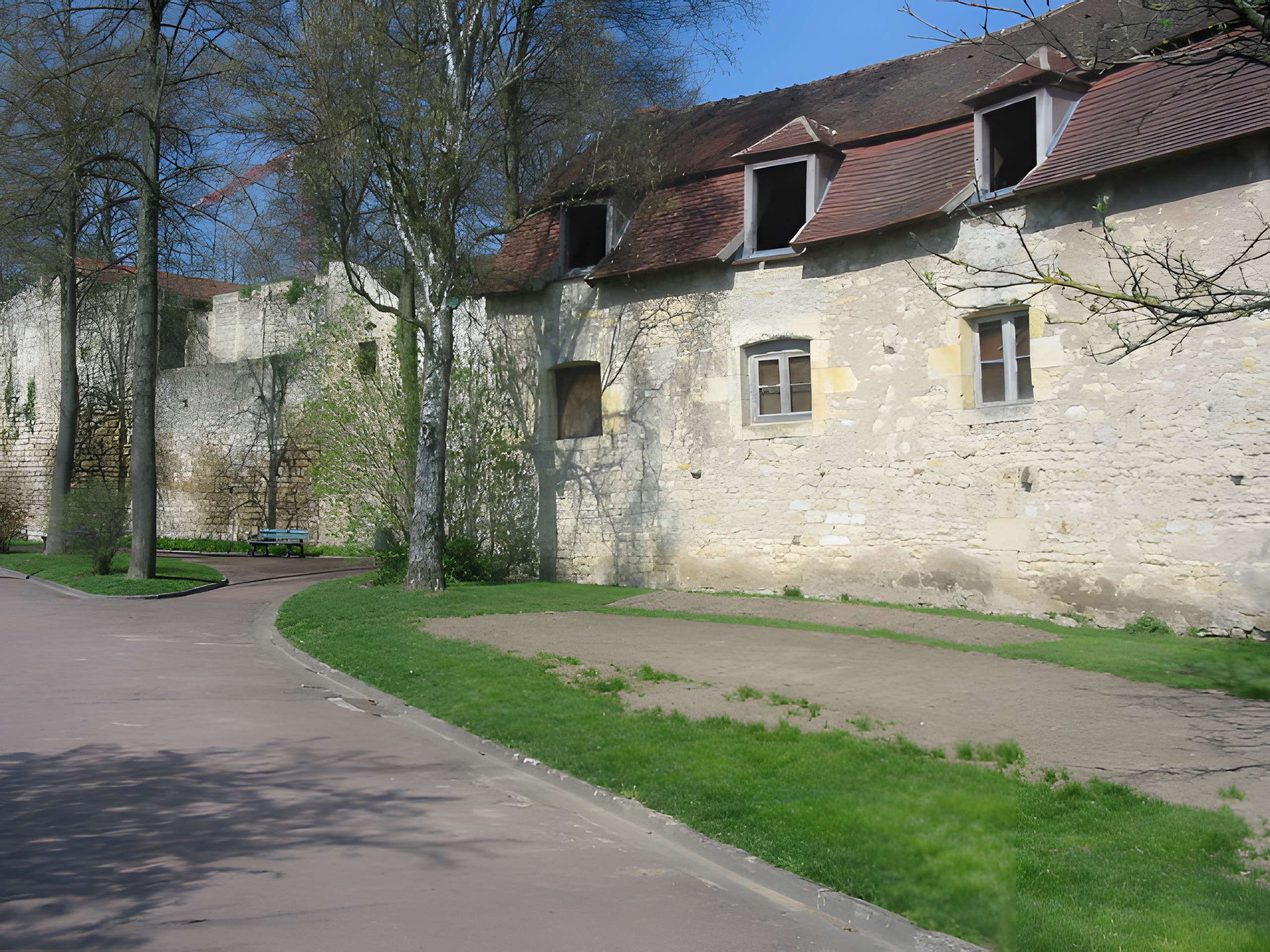 Remparts de la tour du Havre à la Loire de Nevers