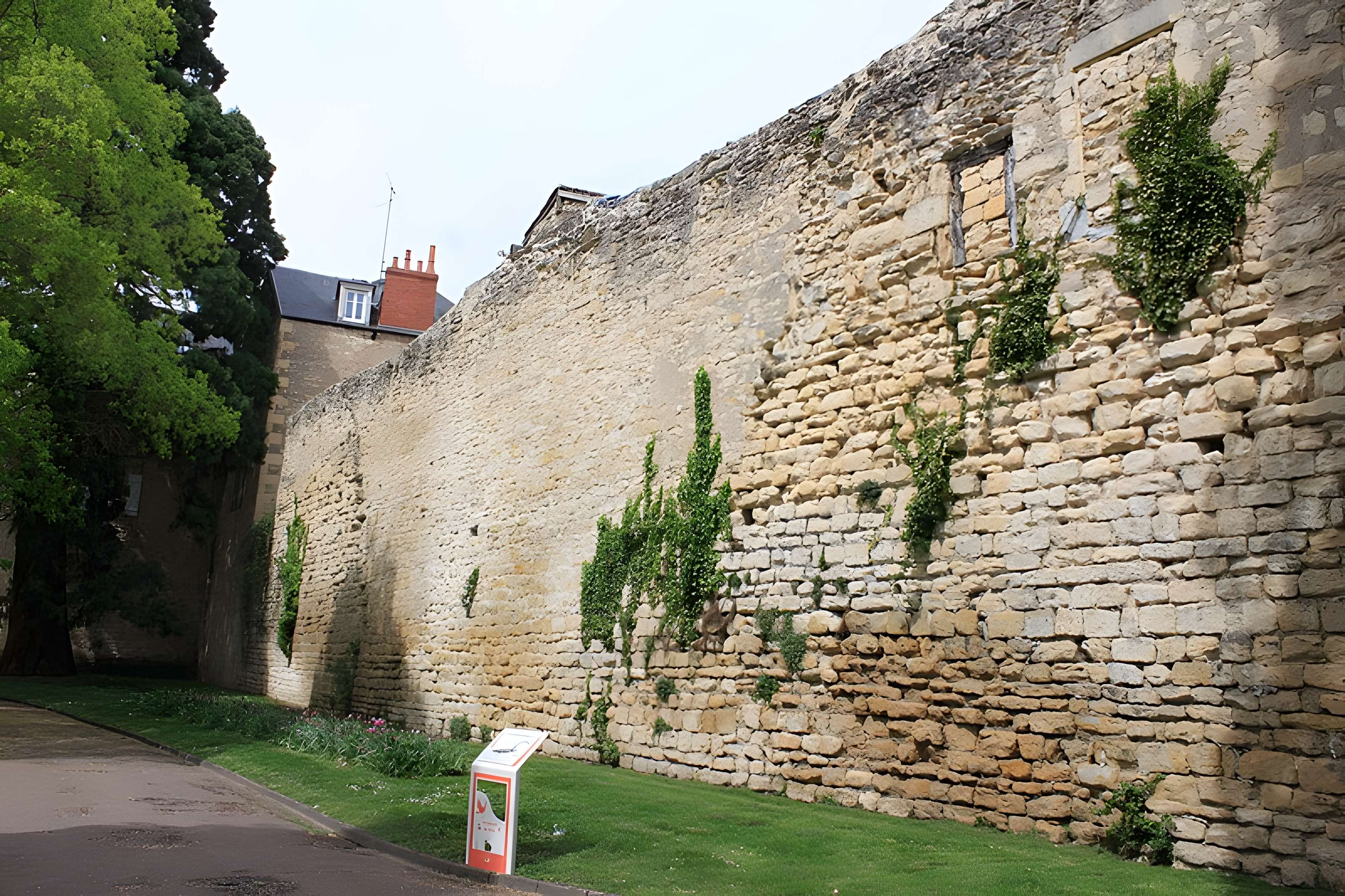 Remparts de la tour du Havre à la Loire de Nevers
