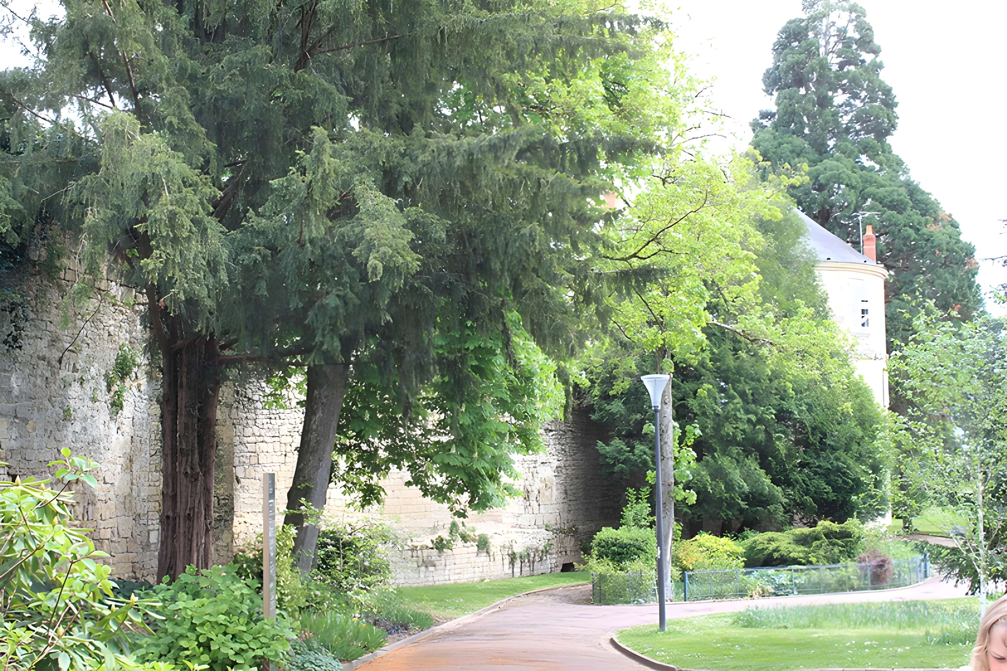 Remparts de la tour du Havre à la Loire de Nevers