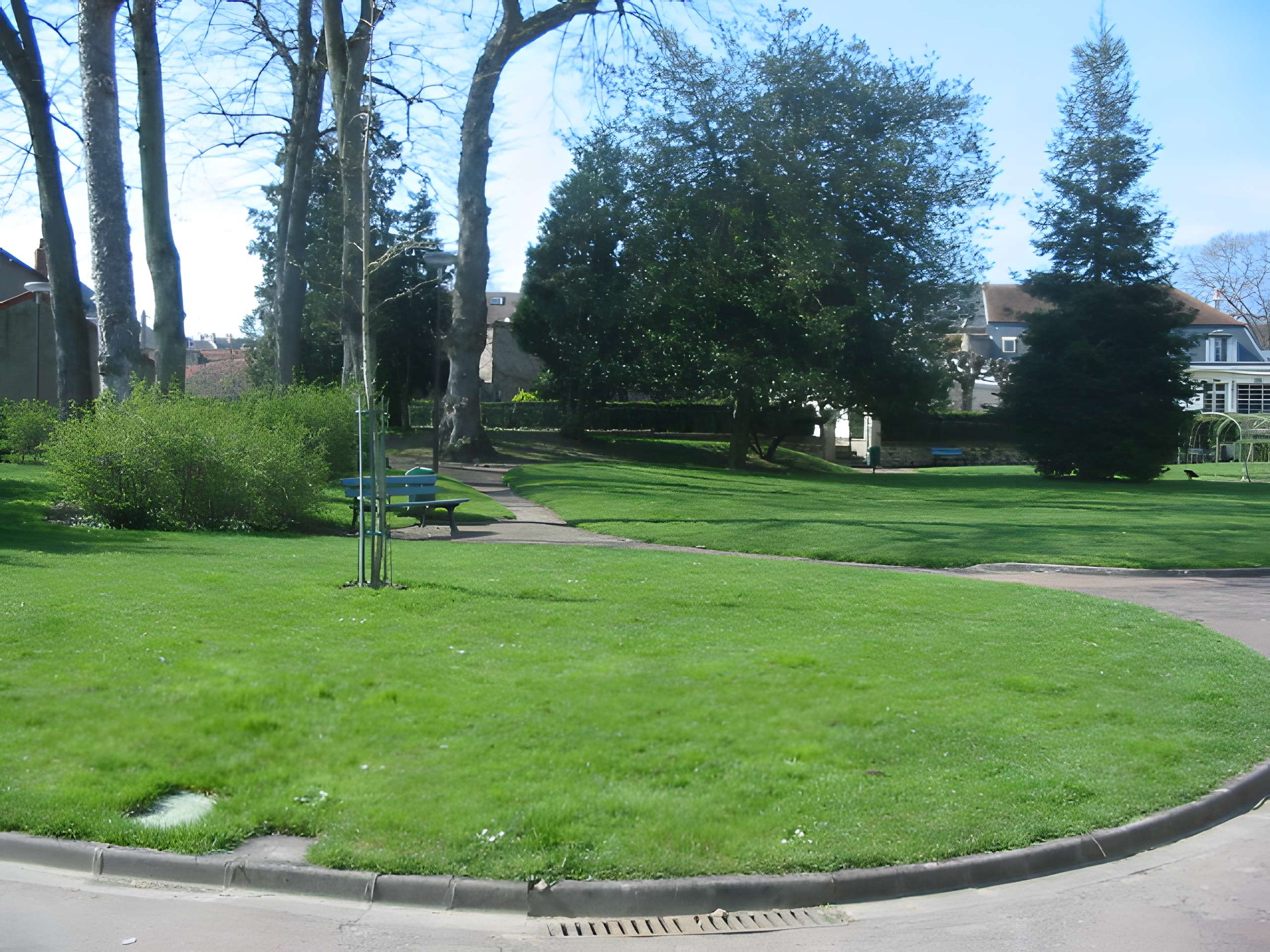 Remparts de la tour du Havre à la Loire de Nevers