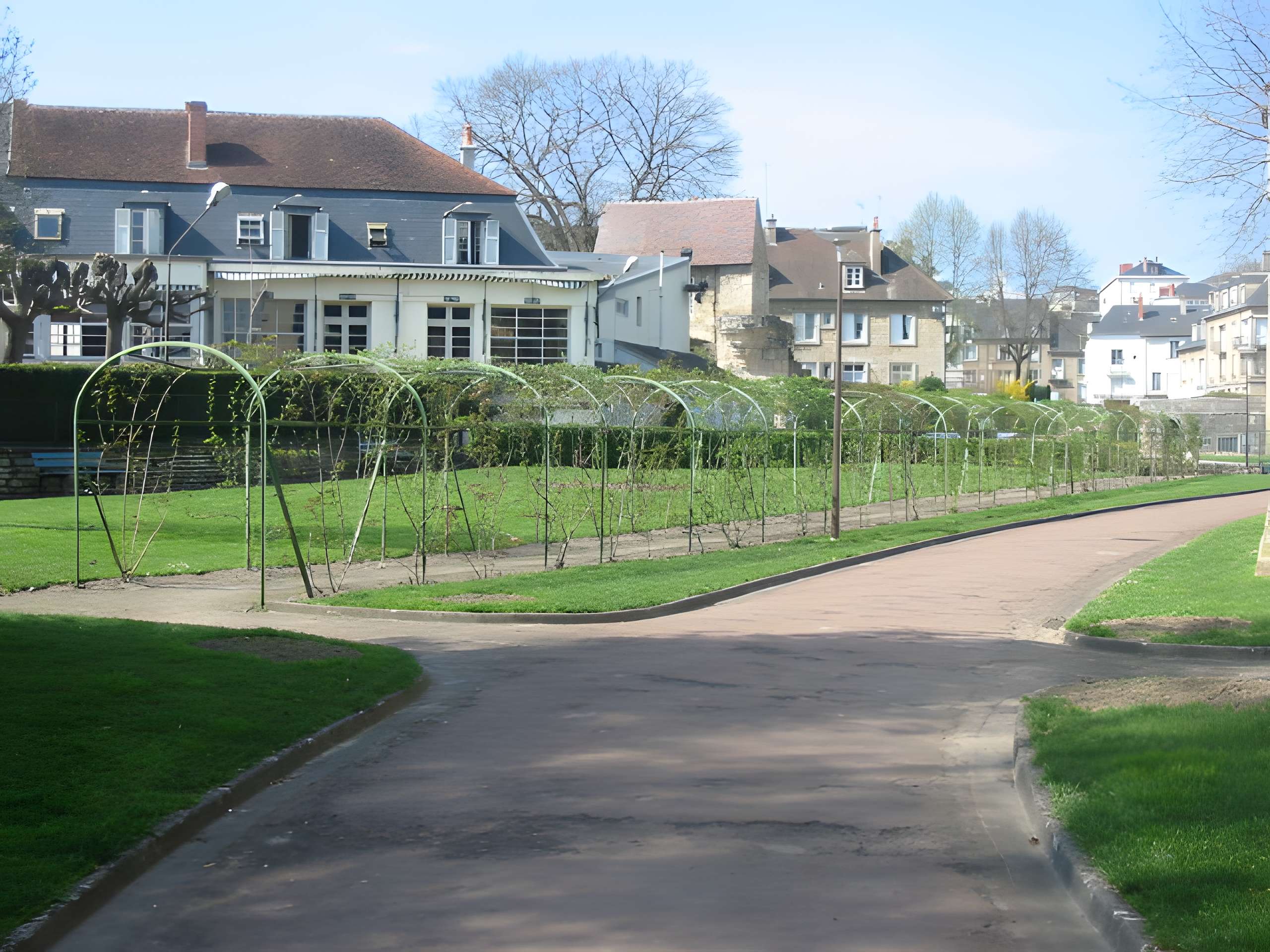 Remparts de la tour du Havre à la Loire de Nevers