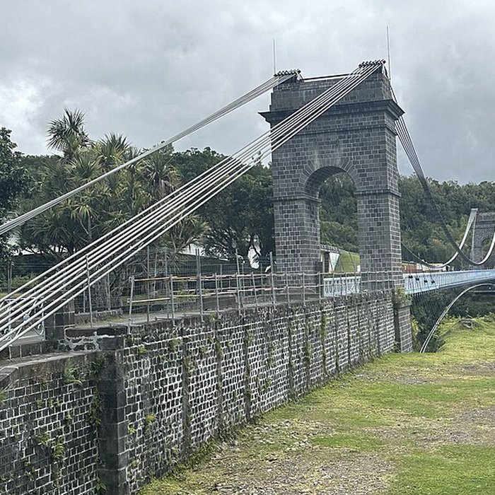 Photo de Pont suspendu de la rivière de lEst