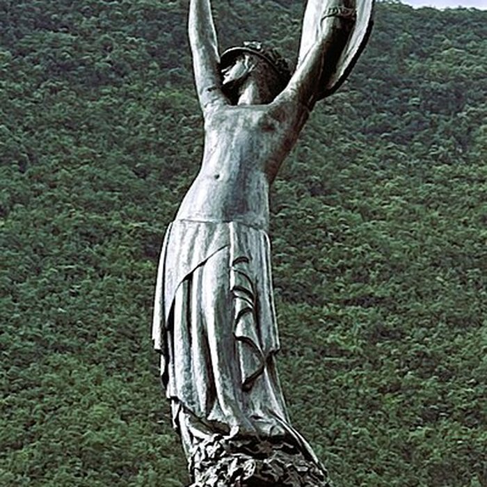 Photo de Monument aux morts intitulé lAme de la France, situé à Hell-Bourg