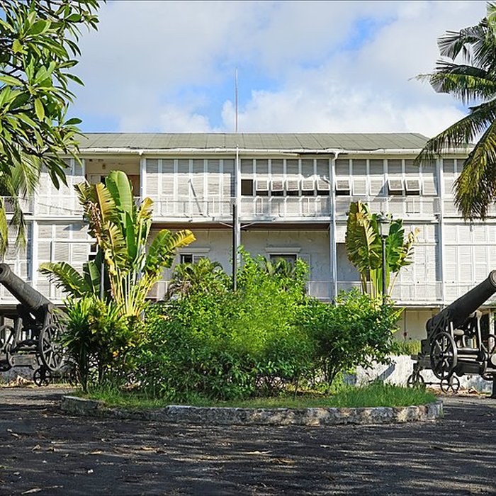 Photo de Ancienne résidence des Gouverneurs, située au rocher de Dzaoudzi
