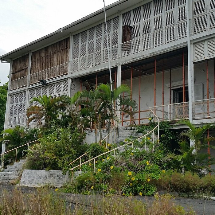 Photo de Ancienne résidence des Gouverneurs, située au rocher de Dzaoudzi