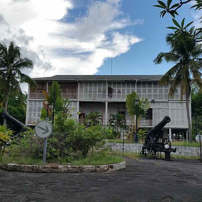 Photo de Ancienne résidence des Gouverneurs, située au rocher de Dzaoudzi